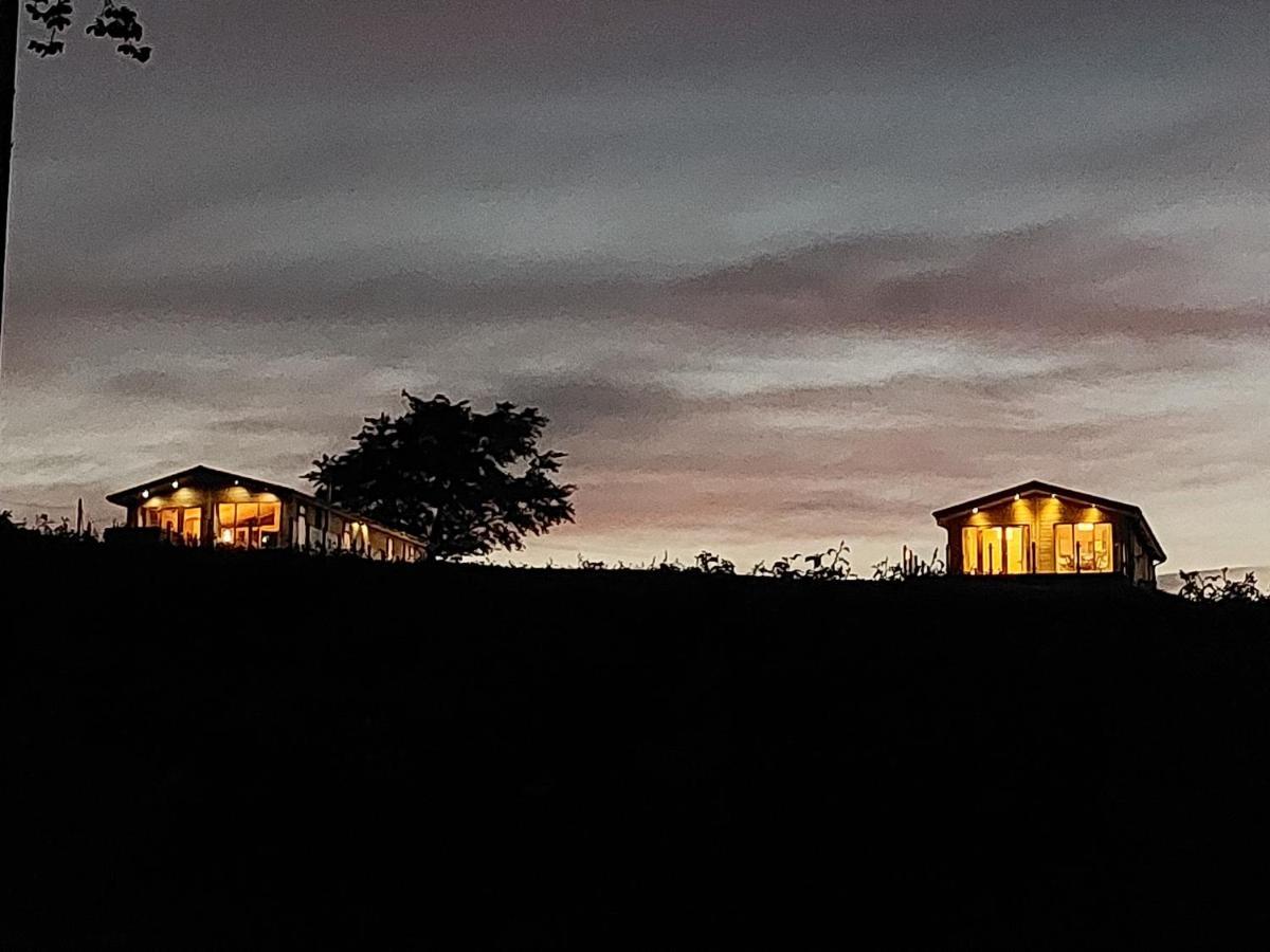 Luxury Family Beechwood Lodge With Hot Tub Lochwinnoch Esterno foto