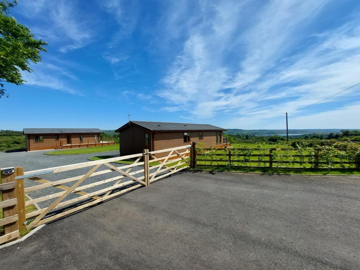 Luxury Family Beechwood Lodge With Hot Tub Lochwinnoch Esterno foto