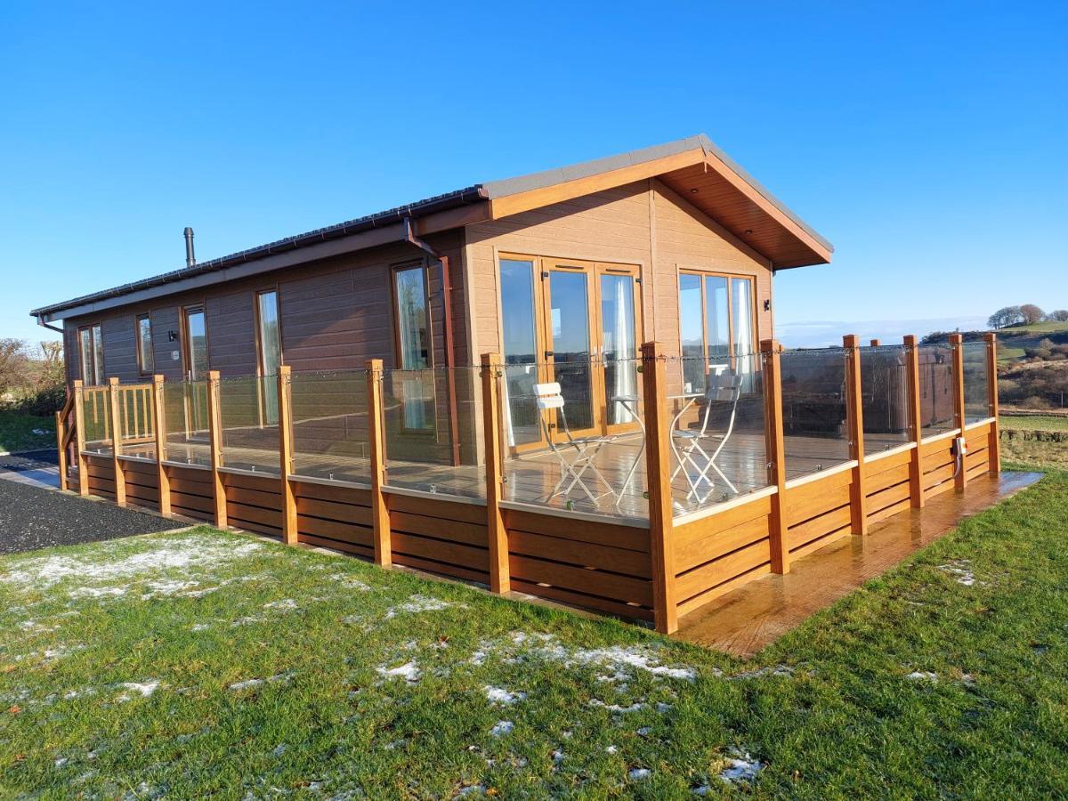 Luxury Family Beechwood Lodge With Hot Tub Lochwinnoch Esterno foto