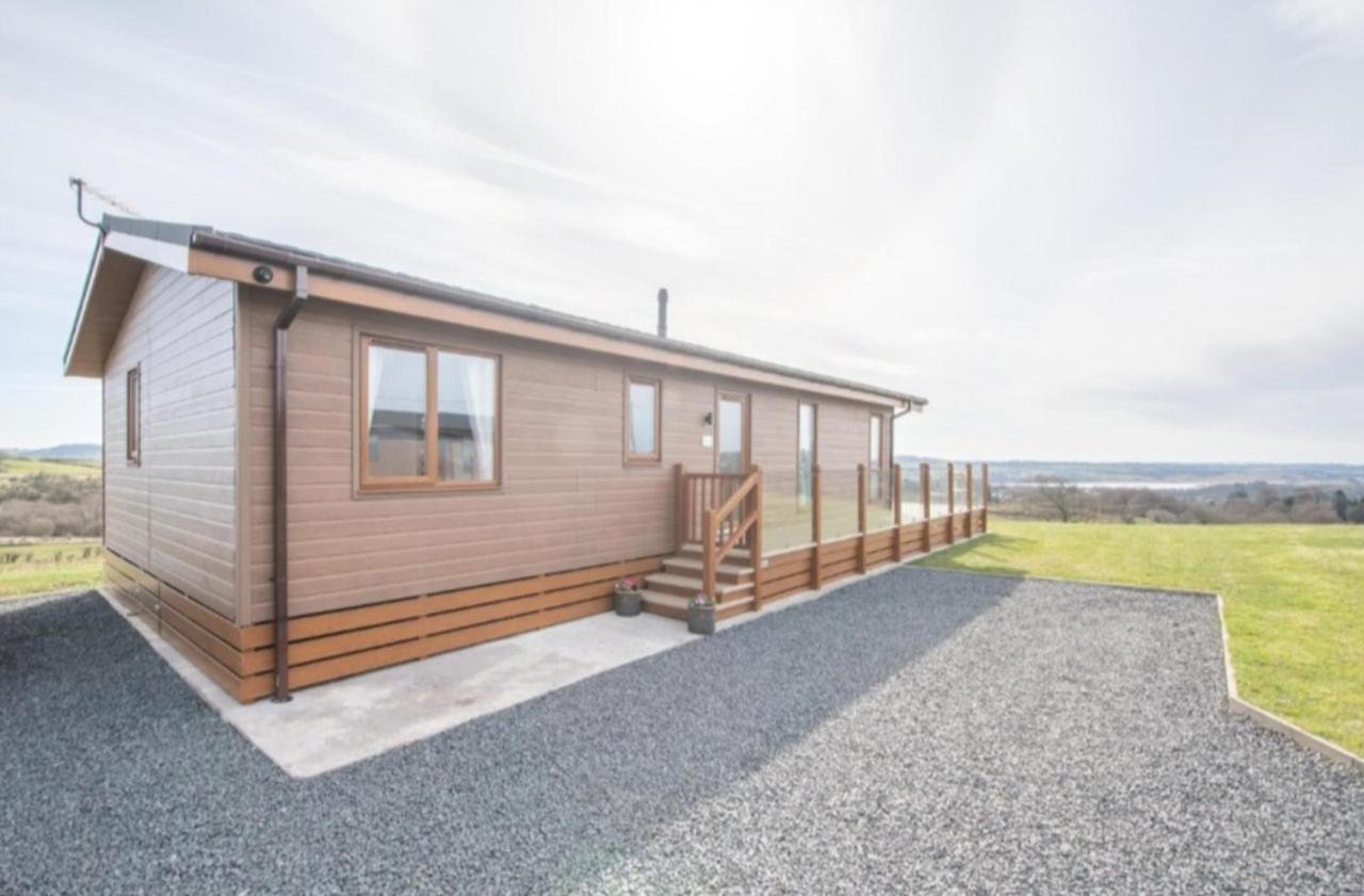 Luxury Family Beechwood Lodge With Hot Tub Lochwinnoch Esterno foto